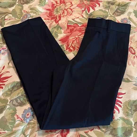 TOMMY HILFIGER Size 12 Classic Navy Blue
Wool Blend Zipfront Pockets $58 NEW - Picture 3 of 10